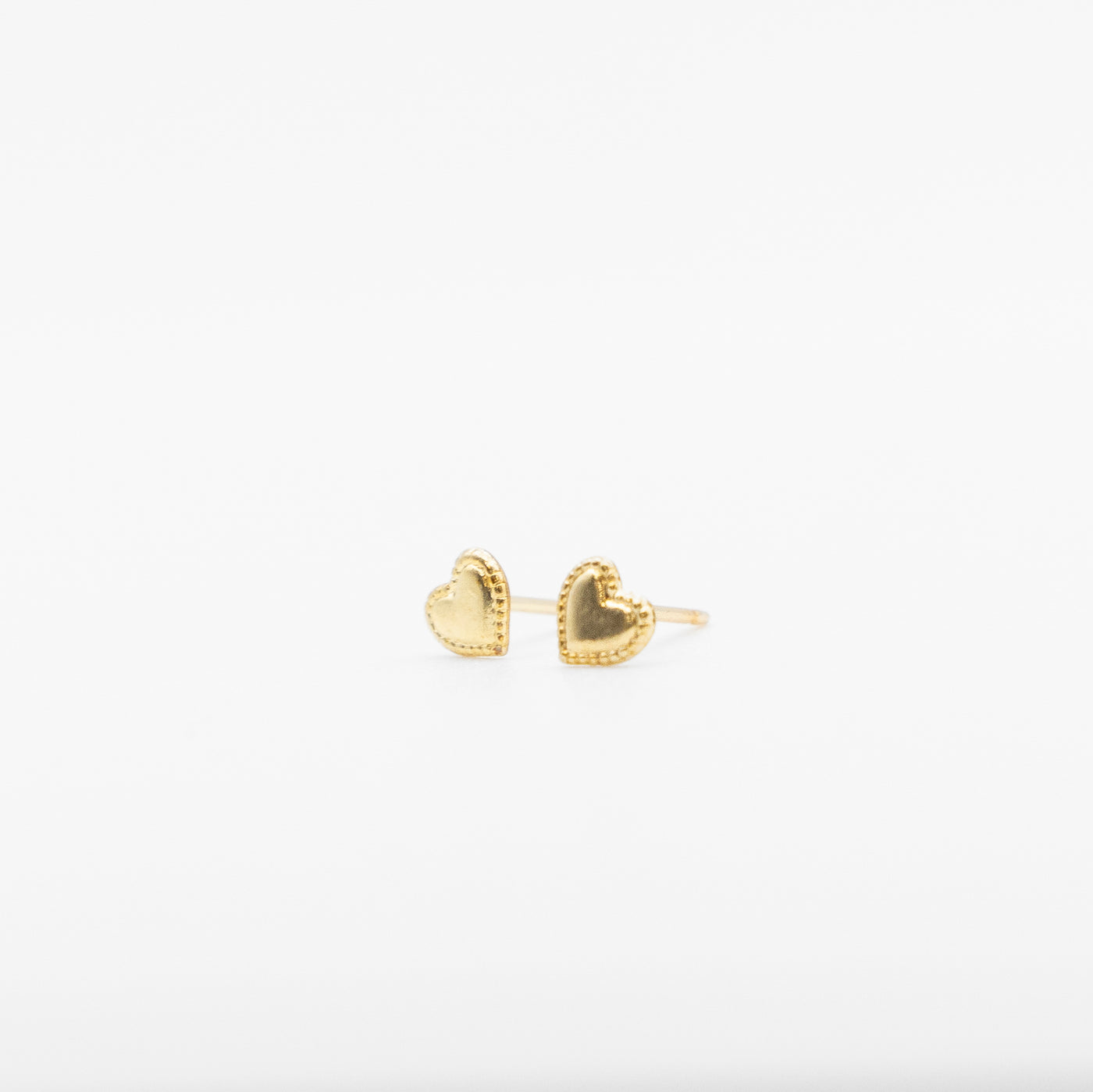 Mini gold heart stud earring